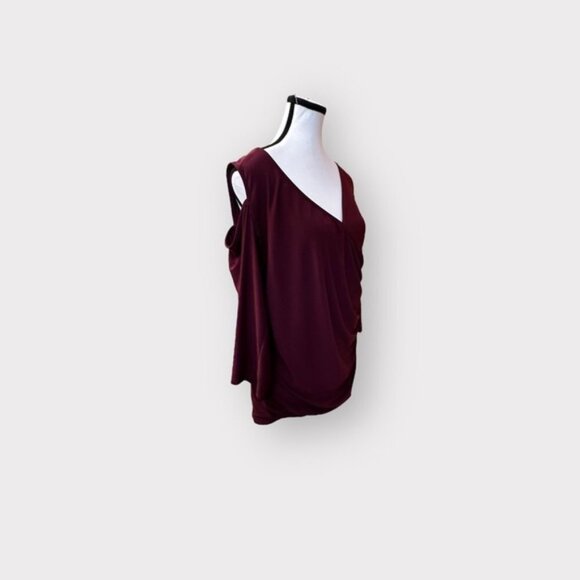 NWOT Women’s Torrid Wine Faux Wrap Open Shoulder Surplice Top 1 1X 1XL - Picture 5 of 9